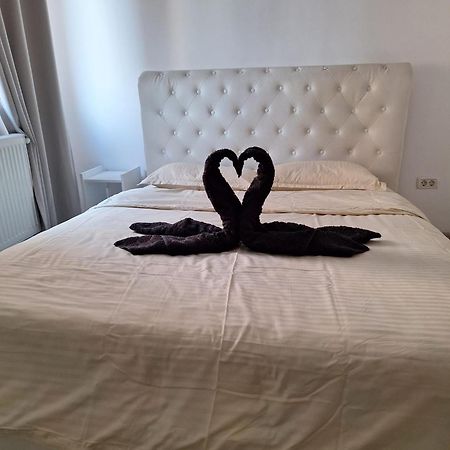 Luxury Daniel Apartament Residence Militari Roşu Buitenkant foto