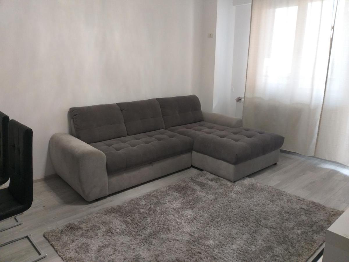 Luxury Daniel Apartament Residence Militari Roşu Buitenkant foto