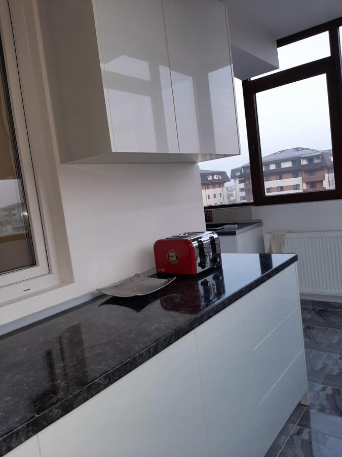 Luxury Daniel Apartament Residence Militari Roşu Buitenkant foto