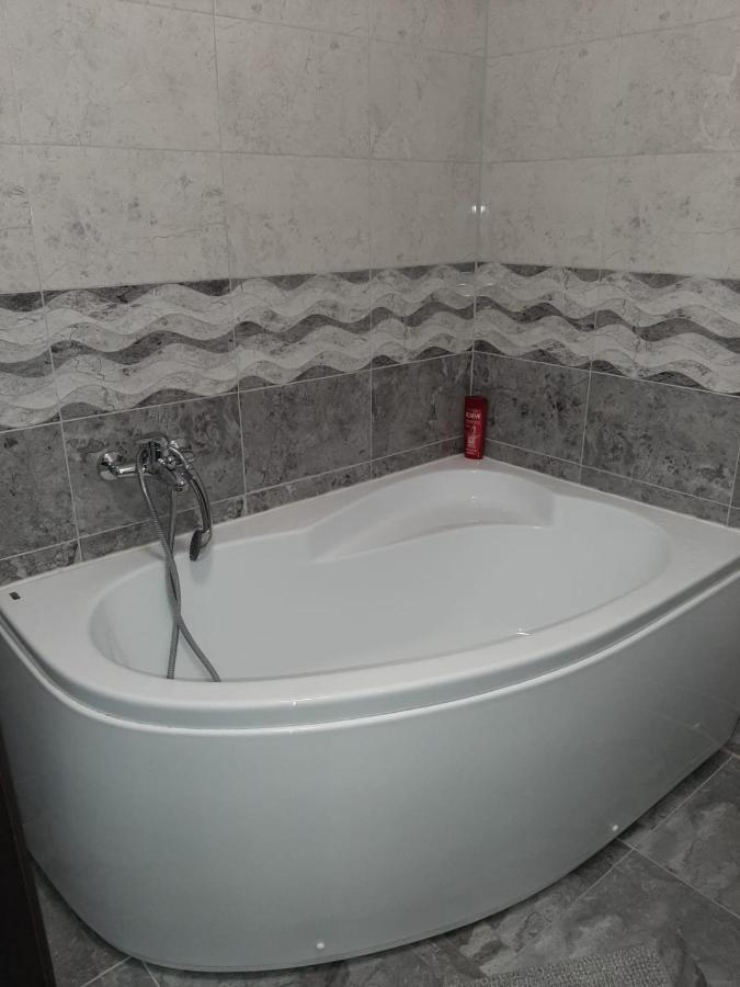 Luxury Daniel Apartament Residence Militari Roşu Buitenkant foto