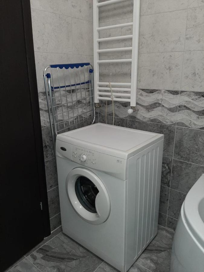 Luxury Daniel Apartament Residence Militari Roşu Buitenkant foto