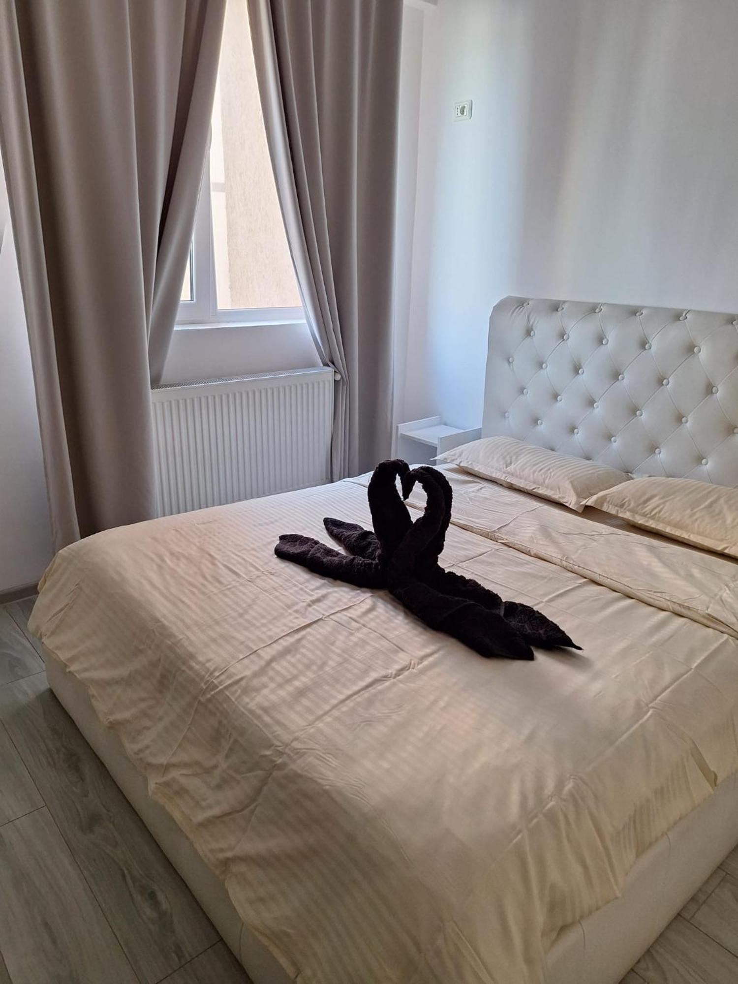 Luxury Daniel Apartament Residence Militari Roşu Buitenkant foto