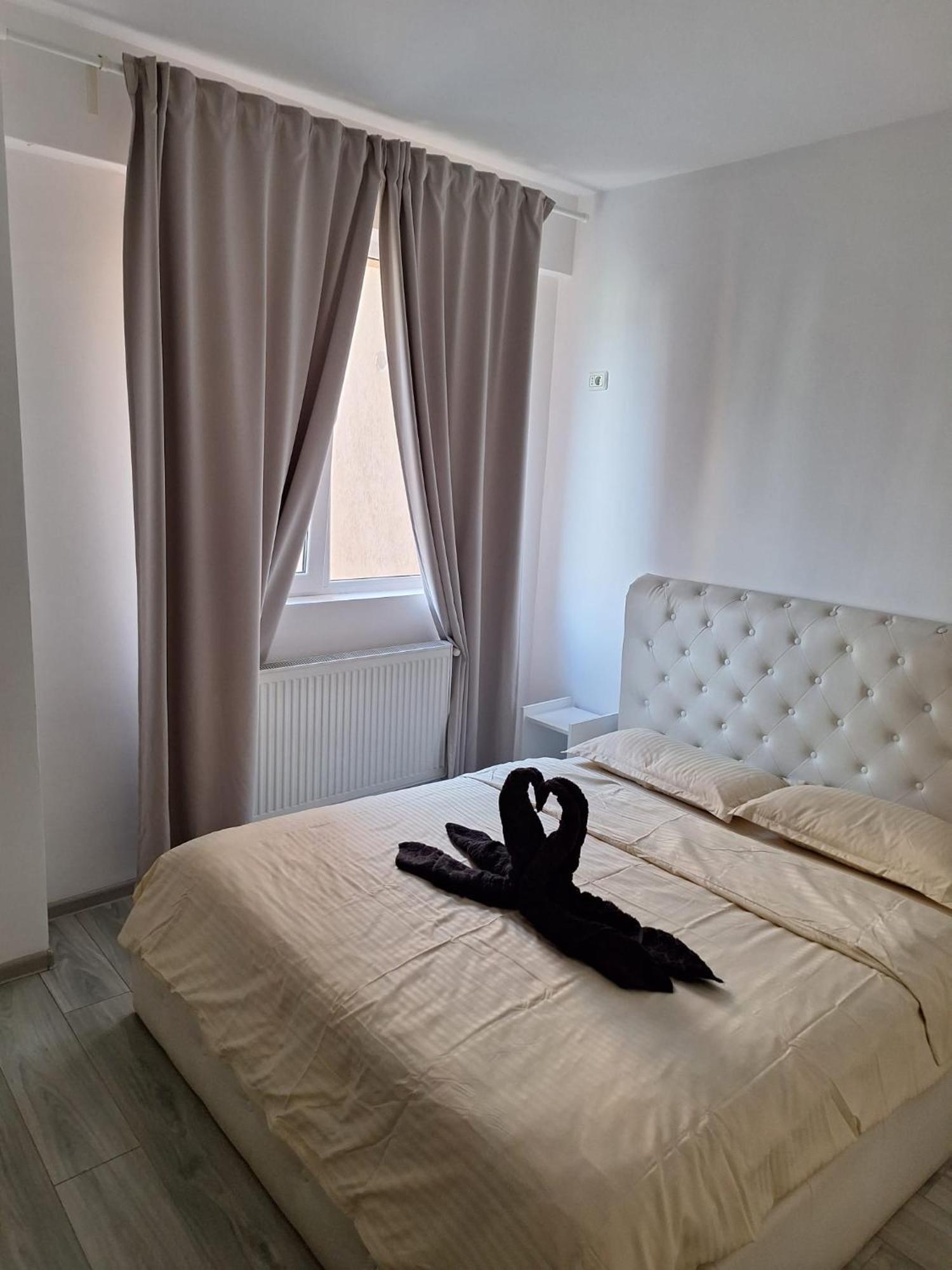 Luxury Daniel Apartament Residence Militari Roşu Buitenkant foto